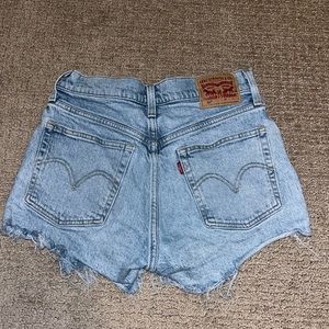 Levi’s 501 Women’s Shorts Size 26
